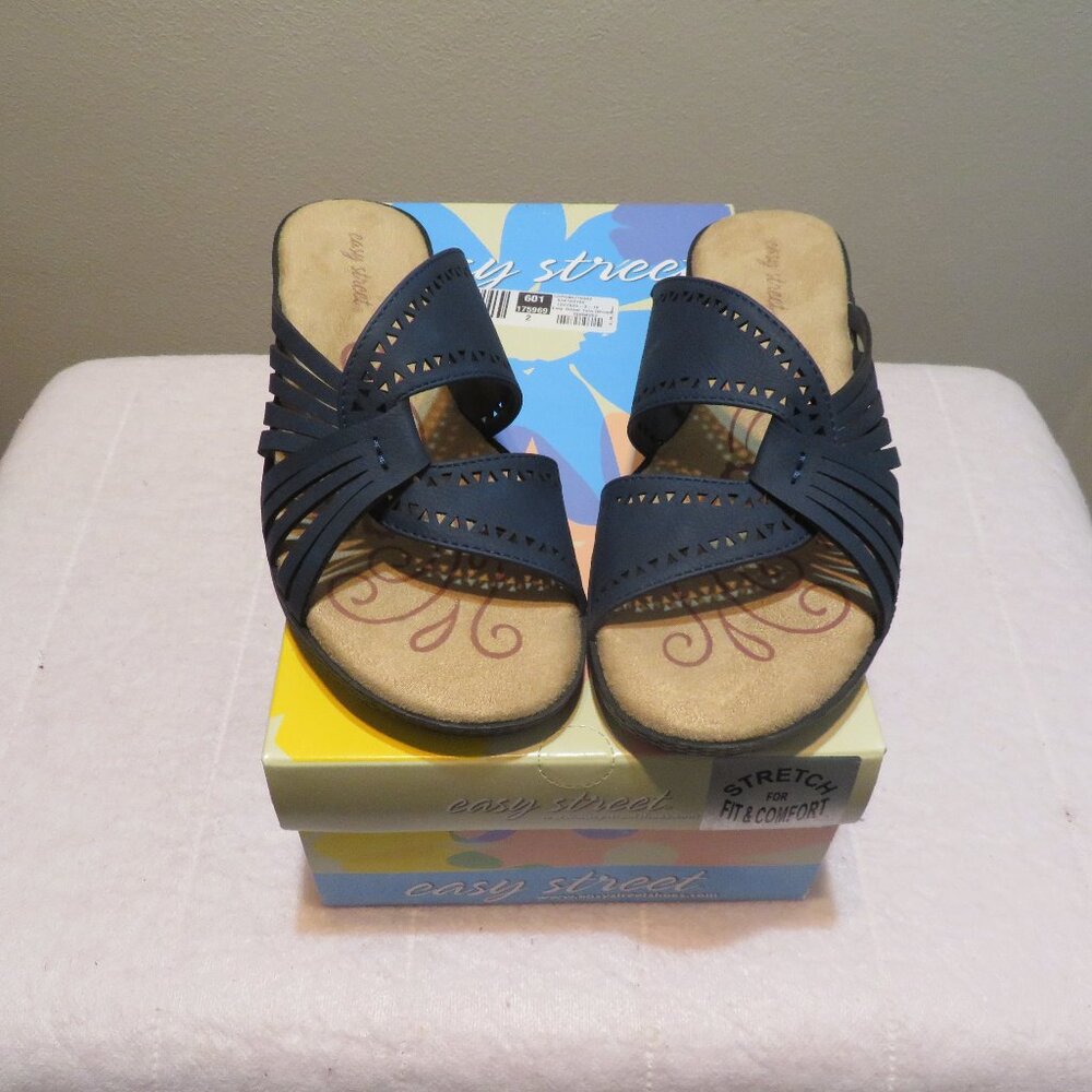 NIB Women's Easy Street Tula Blue Slip On Comfort Sandals Size 9M